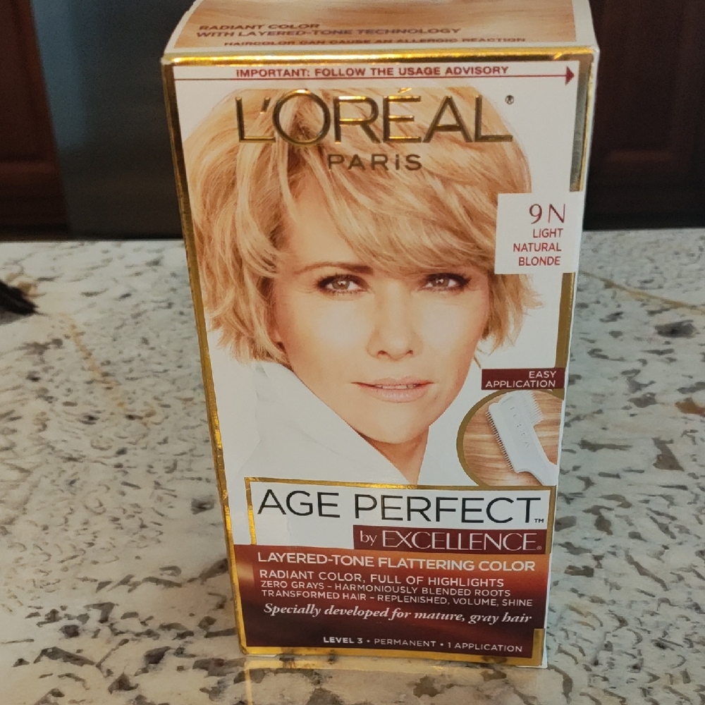 L'Oreal Paris Light Natural Blonde Hair Color
